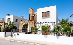 Villa Alexandra By Ezoria Villas
